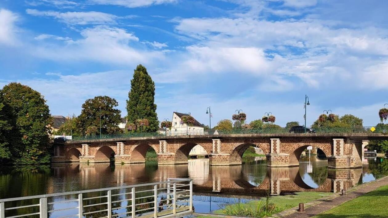 Conforts Climatisees **24 Du Mans** Homestay La Suze-sur-Sarthe